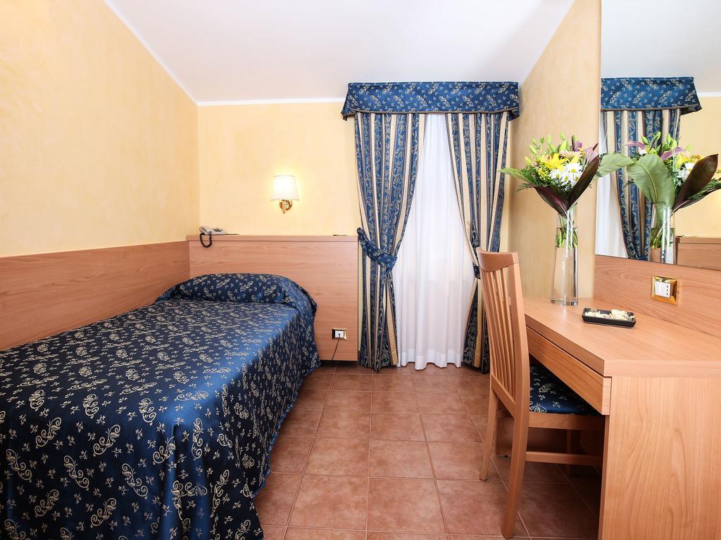 Casa Di Santa Francesca Romana a Ponte Rotto Habitación foto